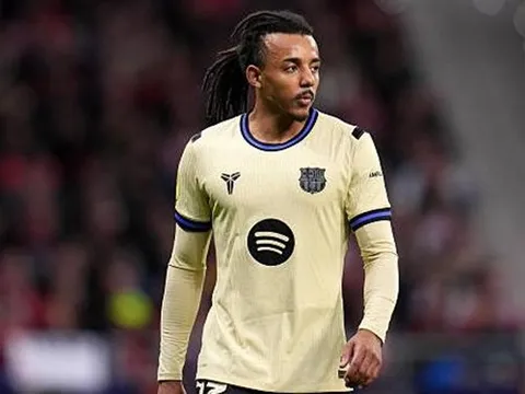 Barcelona sẵn sàng lắng nghe mọi đề nghị cho Kounde