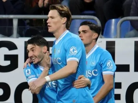 McTominay ghi bàn phút thứ 2 giúp Napoli hạ gục Cagliari