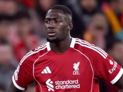 Galatasaray tố Liverpool bịa đặt vụ Konate để lấp liếm bê bối