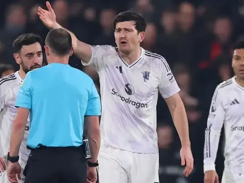 Bruno phẫn nộ vì trọng tài xử ép cầu thủ nhỏ con