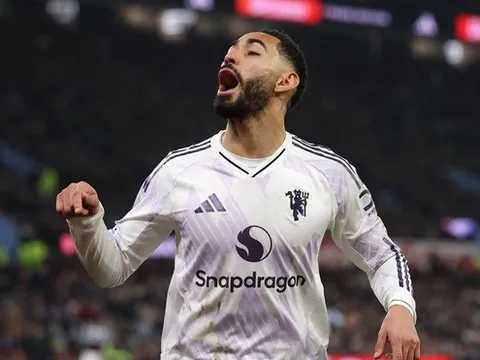 Điểm sáng Cunha giữa công trường ngổn ngang của MU