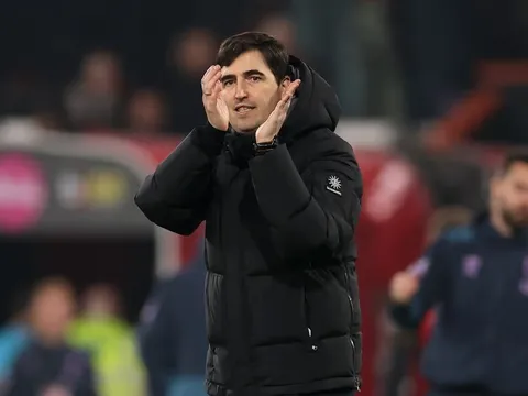 HLV Bournemouth bênh vực VAR vụ từ chối pen MU