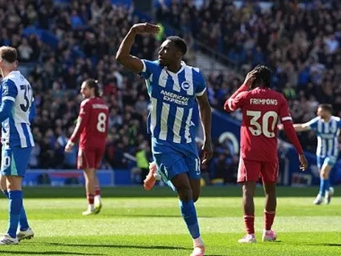 Welbeck lập cú đúp, Brighton khiến Liverpool ôm hận ở Ngoại hạng Anh