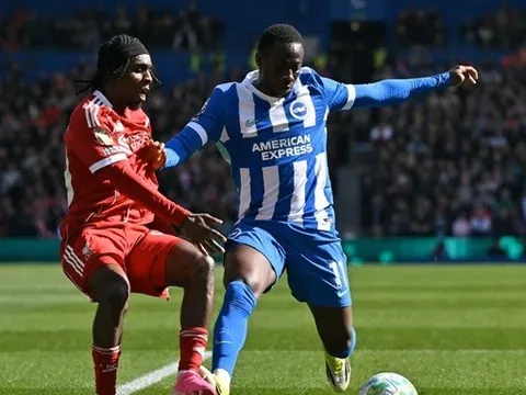 Gerrard phẫn nộ vì sao Brighton ăn vạ không bị phạt