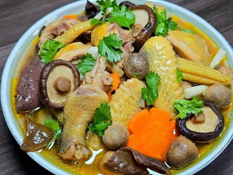Cách làm món canh gà nấm hương chuẩn vị, ai ăn cũng thích