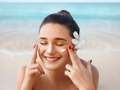 Du lịch mà da vẫn “êm”: bí quyết chăm sóc da nhạy cảm không bị kích ứng