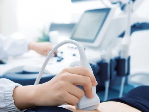 Cô gái 21 tuổi mãi không có bầu, sau đó phải cắt bỏ hai vòi trứng vì lối sống không lành mạnh nhiều người trẻ hay gặp