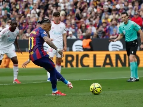 Cuộc dịch chuyển quyền lực trên chấm 11 mét tại Barca