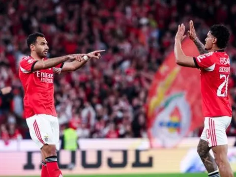 Vừa giúp Benfica đại thắng, Mourinho lại tố trọng tài dối trá