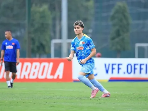 Sao Việt kiều ghi 5 bàn trong 50 phút chưa muốn về V-League