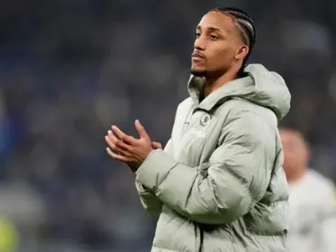 Rooney khuyên Chelsea mua tiền đạo thay Joao Pedro