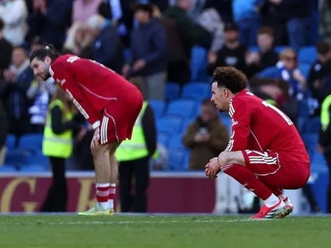 Warnock cảnh báo Liverpool có thể thua 0-10 trước PSG