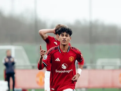 JJ Gabriel rực sáng, Man Utd sẵn sàng trình làng "thần đồng" mới