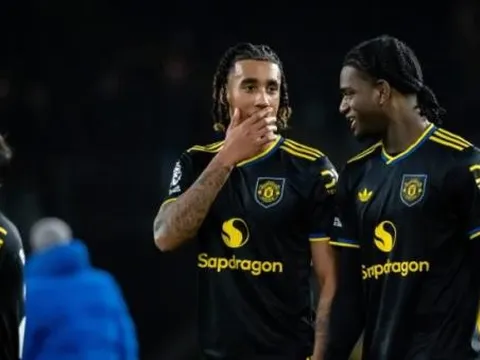 5 nhiệm vụ sống còn của Carrick trong 24 ngày nghỉ tại Man Utd