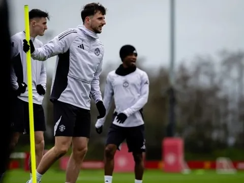 Michael Carrick nhào nặn quân bài tẩy Mason Mount trong 24 ngày