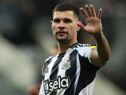 Romano xác nhận MU tiếp cận Bruno Guimaraes