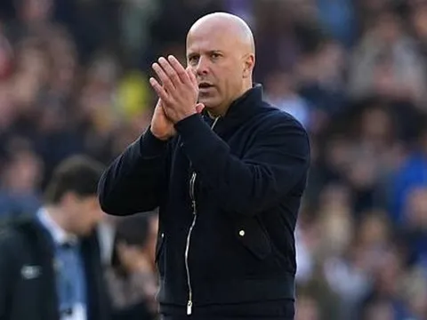 Arne Slot hết đường bào chữa cho sự bạc nhược của Liverpool