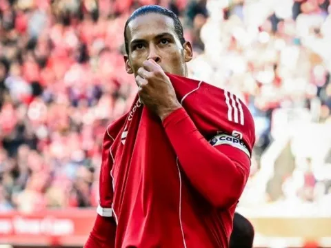 Sự bền bỉ kinh ngạc biến Van Dijk thành điểm tựa của Liverpool