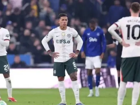 Chelsea tan rã và khoảng trống lãnh đạo sau thảm bại trước Everton