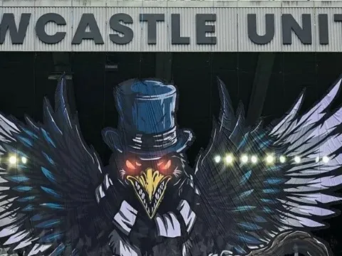 Sao Sunderland bị phân biệt chủng tộc tại sân của Newcastle