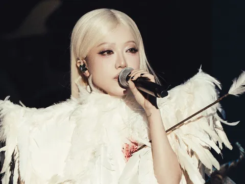 Concert cháy vé sau 10 phút với 2000 khán giả của Phùng Khánh Linh có gì đặc sắc?