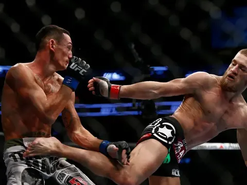 Max Holloway gửi chiến thư tới Conor McGregor: 'Chấp mọi hạng cân, ký hợp đồng đi!'