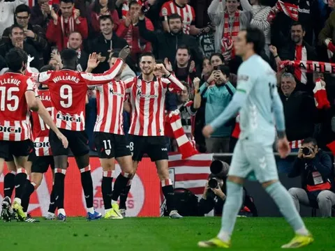 Antony bị thay sớm, Betis trắng tay tại San Mames