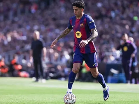 Hansi Flick khẳng định Joao Cancelo không gặp chấn thương