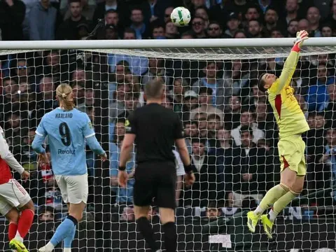 Ba thảm họa của Kepa tại chung kết Cúp Liên đoàn