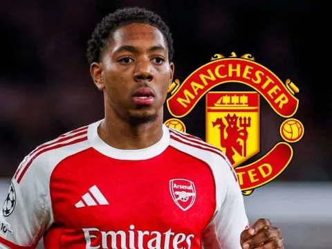 Đợi Carrick chốt tương lai, MU tham vọng rút ruột Arsenal