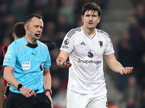 Dermot Gallagher khẳng định MU bị tước phạt đền trước Bournemouth