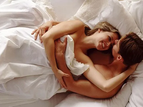 Bác sĩ cảnh báo 3 tư thế 'yêu' tưởng hấp dẫn nhưng tiềm ẩn rủi ro khó lường