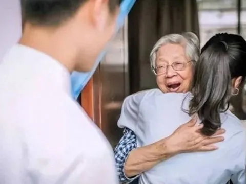 Ngay cả khi về già, hãy hiểu “Luật Quạ” dù mối quan hệ với con cái có tốt đẹp đến đâu