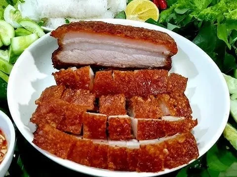 Cách làm thịt ba chỉ rán giòn bì thơm ngon, giòn tan ăn hoài không ngán