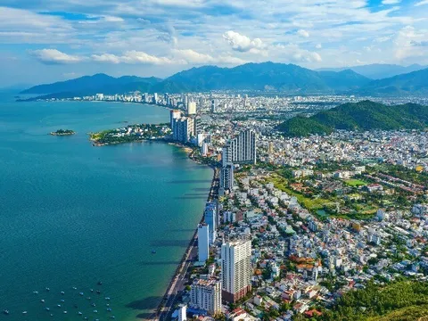 Tỉnh nào có “biển vô cực” nổi tiếng, nơi đâu có mỏ dầu lớn nhất Việt Nam, chiếm 80% sản lượng khai thác?