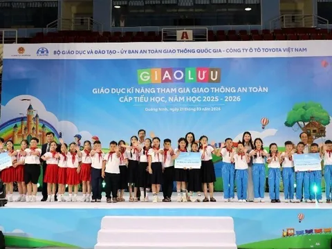 Toyota Việt Nam tiếp tục hành trình lan tỏa văn hóa giao thông cho học sinh tiểu học