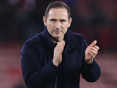 Lampard và sứ mệnh giải cứu Chelsea khỏi cơn bão Rosenior