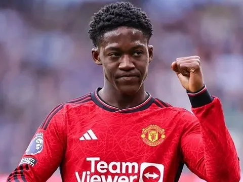 Romano hé lộ chi tiết hợp đồng đến năm 2031 của Kobbie Mainoo