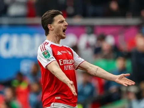 Shearer chỉ ra yếu tố giúp Rice vượt Bruno đoạt giải cầu thủ hay nhất mùa