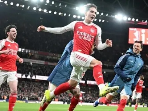 Walcott can ngăn Tuchel đưa thần đồng Max Dowman dự World Cup