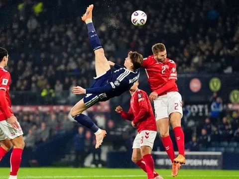 Hào quang tại Napoli không làm McTominay đánh mất chính mình