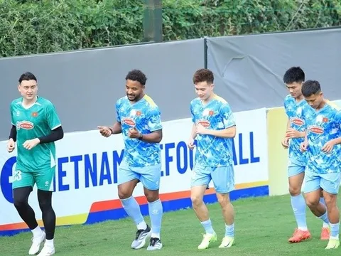 HLV Kim Sang-sik và nỗi lo chuẩn bị quá ngắn nhưng thi đấu quá dài