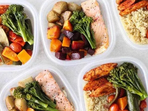 Buổi tối cắt giảm tinh bột và ăn 5 thực phẩm này, ngủ cũng giảm cân