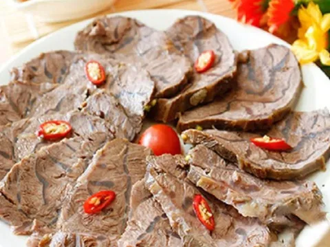 Cách luộc bắp bò nhanh, ngon mềm, không hề bị dai