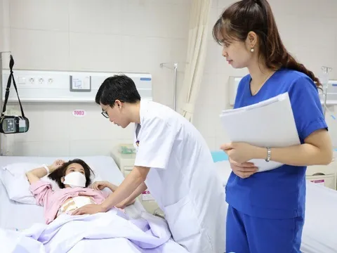 Người phụ nữ bụng to bất thường, vào viện mới phát hiện thai lưu, kèm theo khối u khổng lồ