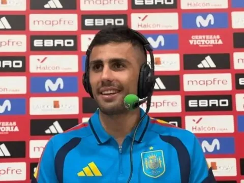 Rodri tuyên bố khó lòng từ chối Real Madrid