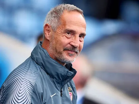 Tại sao Adi Hutter là cứu tinh duy nhất của Tottenham lúc này?