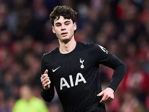 MU chọn Archie Gray thay thế Casemiro