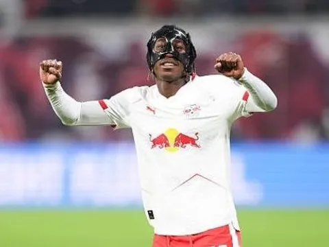 2 lý do MU phải mua gấp Yan Diomande trong mùa hè này