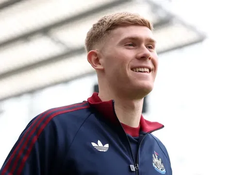 Jason Cundy khen Lewis Hall đủ đẳng cấp đá cho Real Madrid